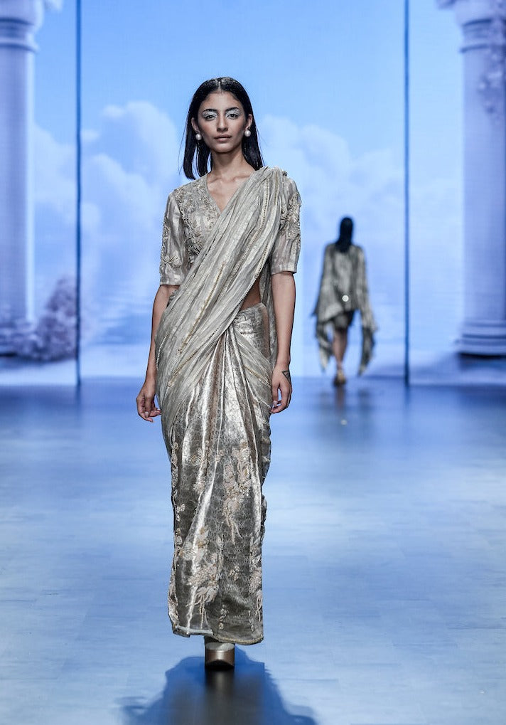 Stunning half- and- half saree (7826)