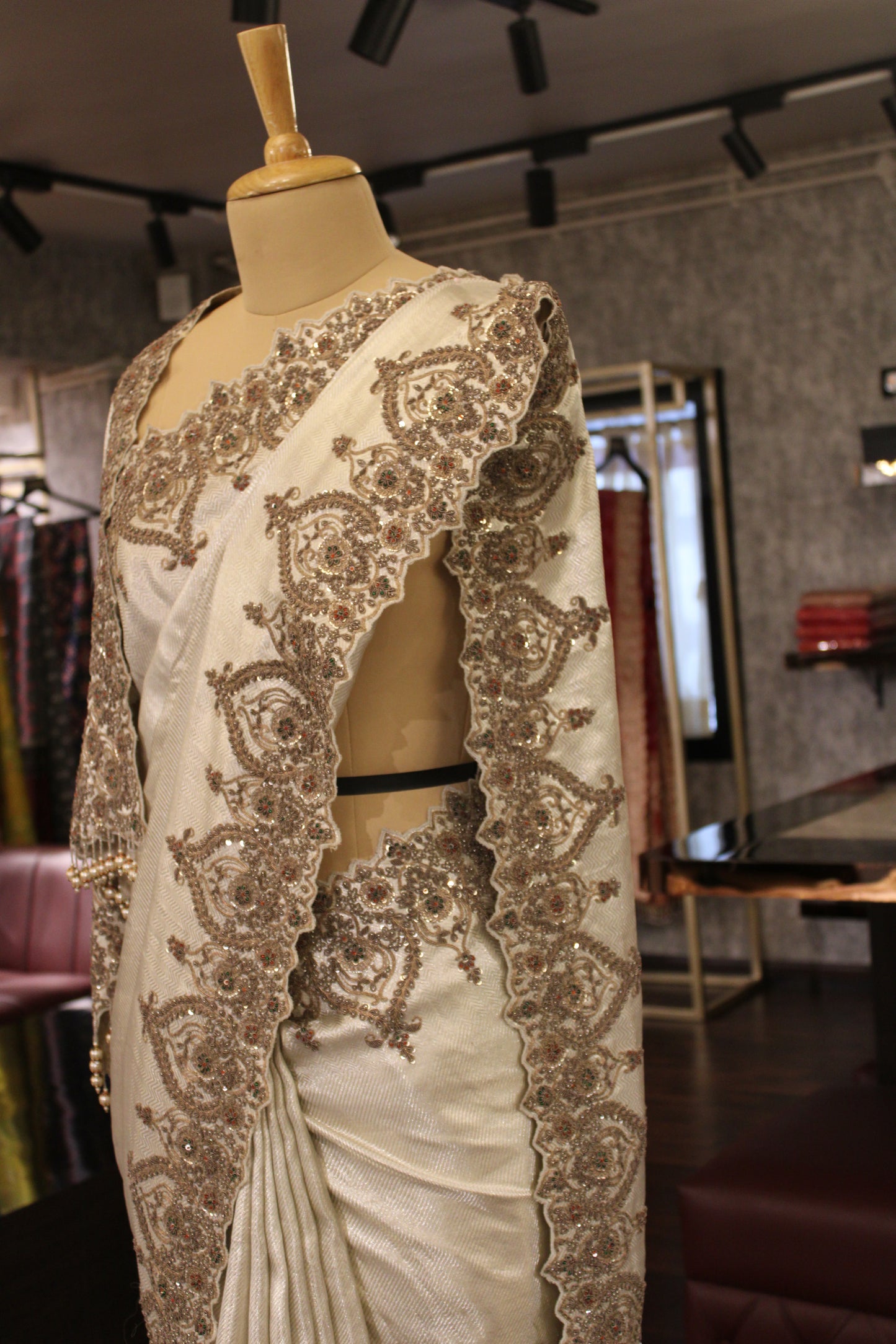 IVORY HAND-EMBROIDERED SILK SAREE