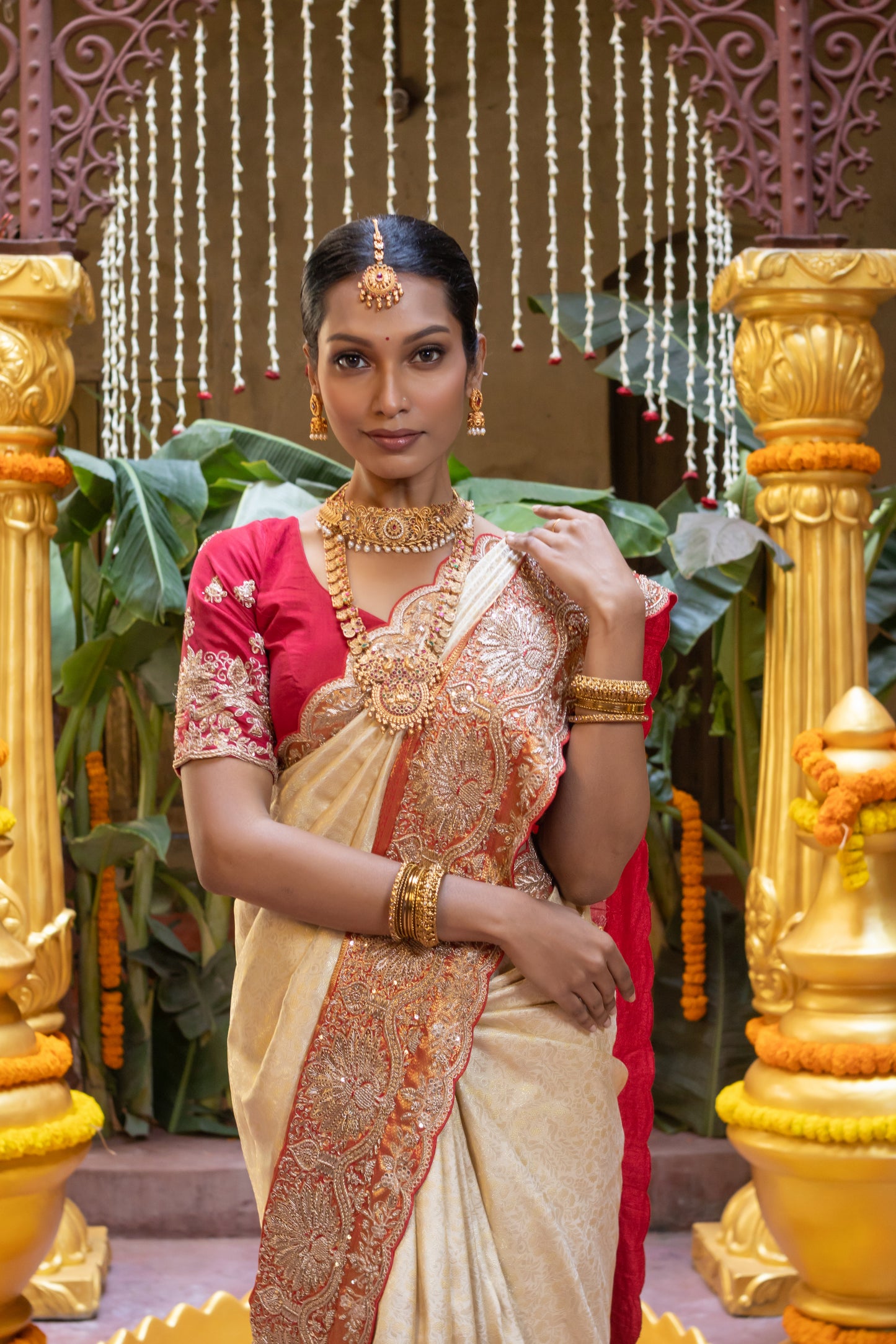 CLASSIC HANDEMBROIDERED PURE KANJIVARAM SAREE