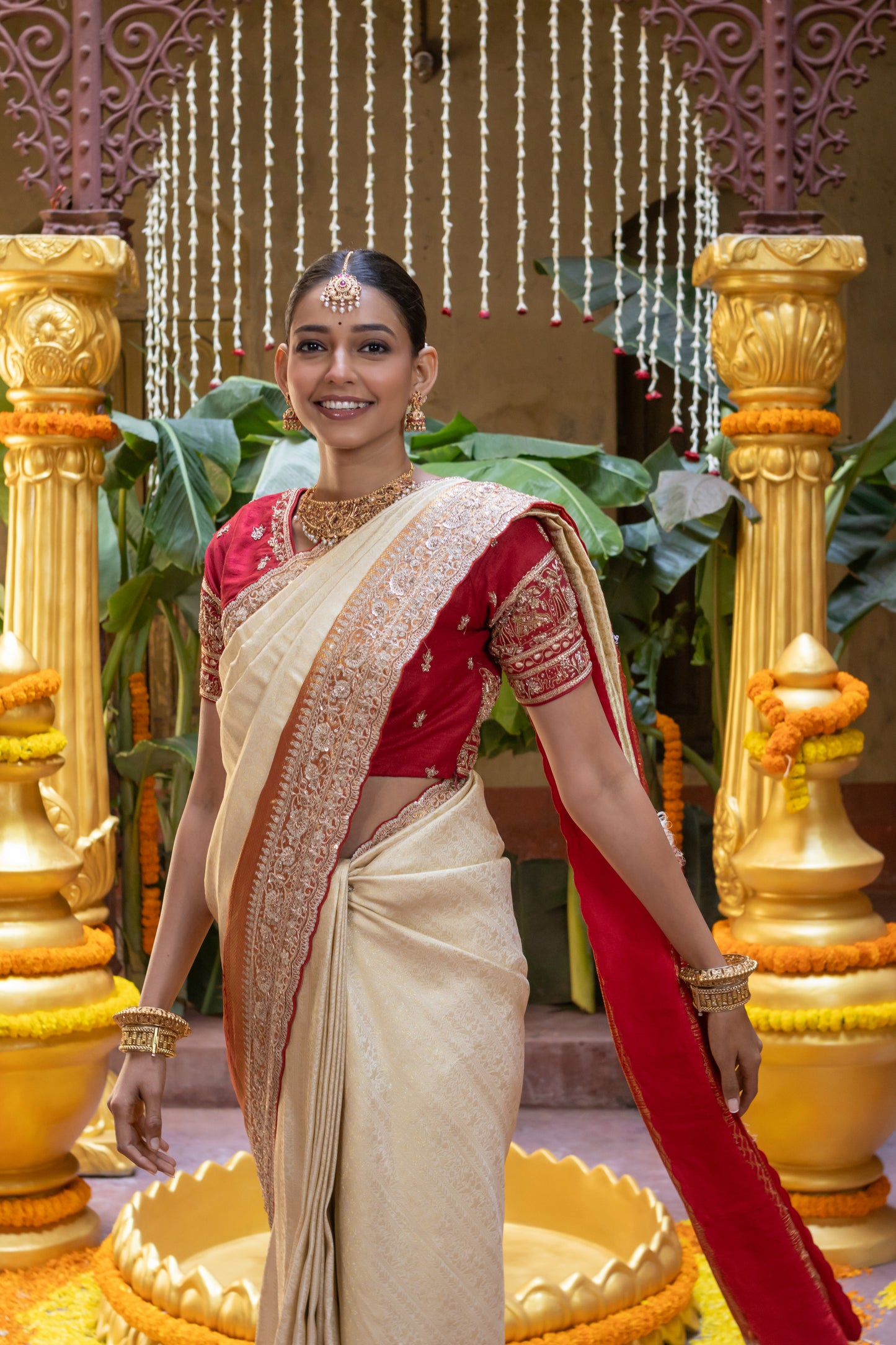 CLASSIC HANDEMBROIDERED PURE KANJIVARAM SAREE