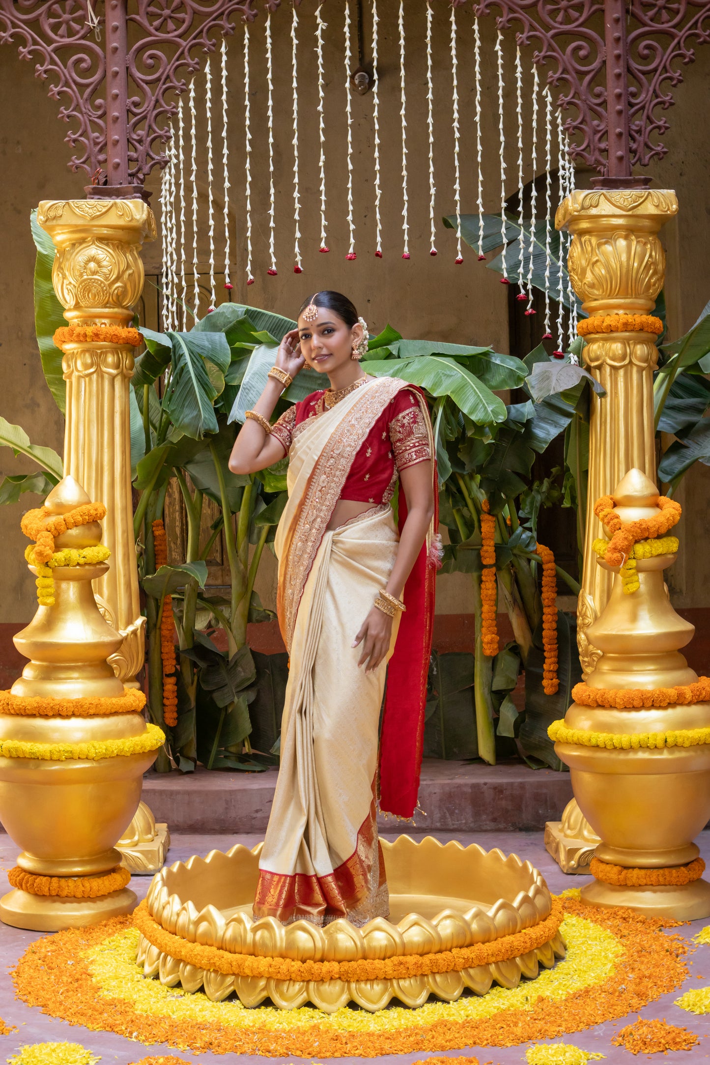 CLASSIC HANDEMBROIDERED PURE KANJIVARAM SAREE