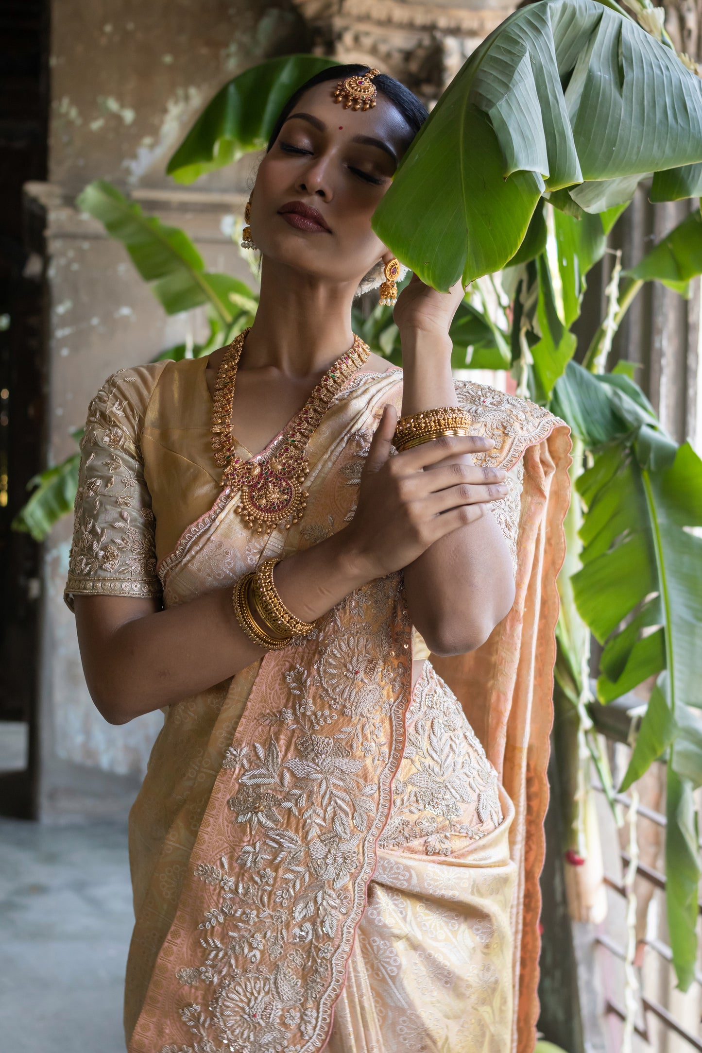 ETHEREAL WEAVE : HANDCRAFTED PEACH KANJIVARAM SAREE