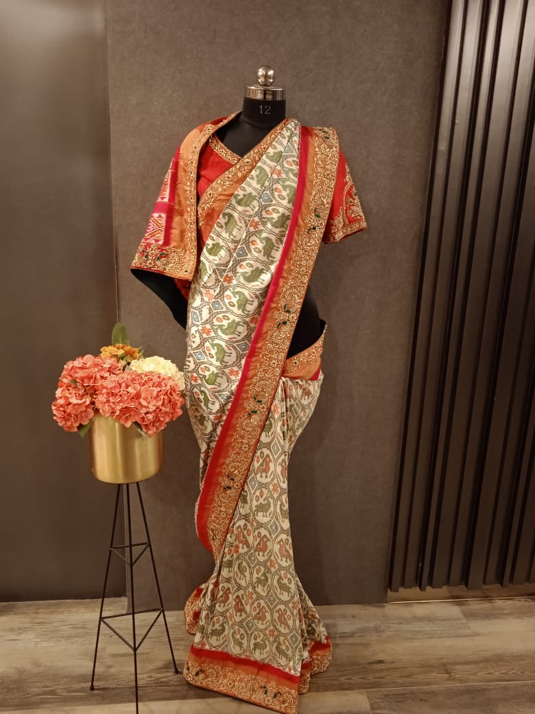 White Pochampalli Ikat Saree SS 609