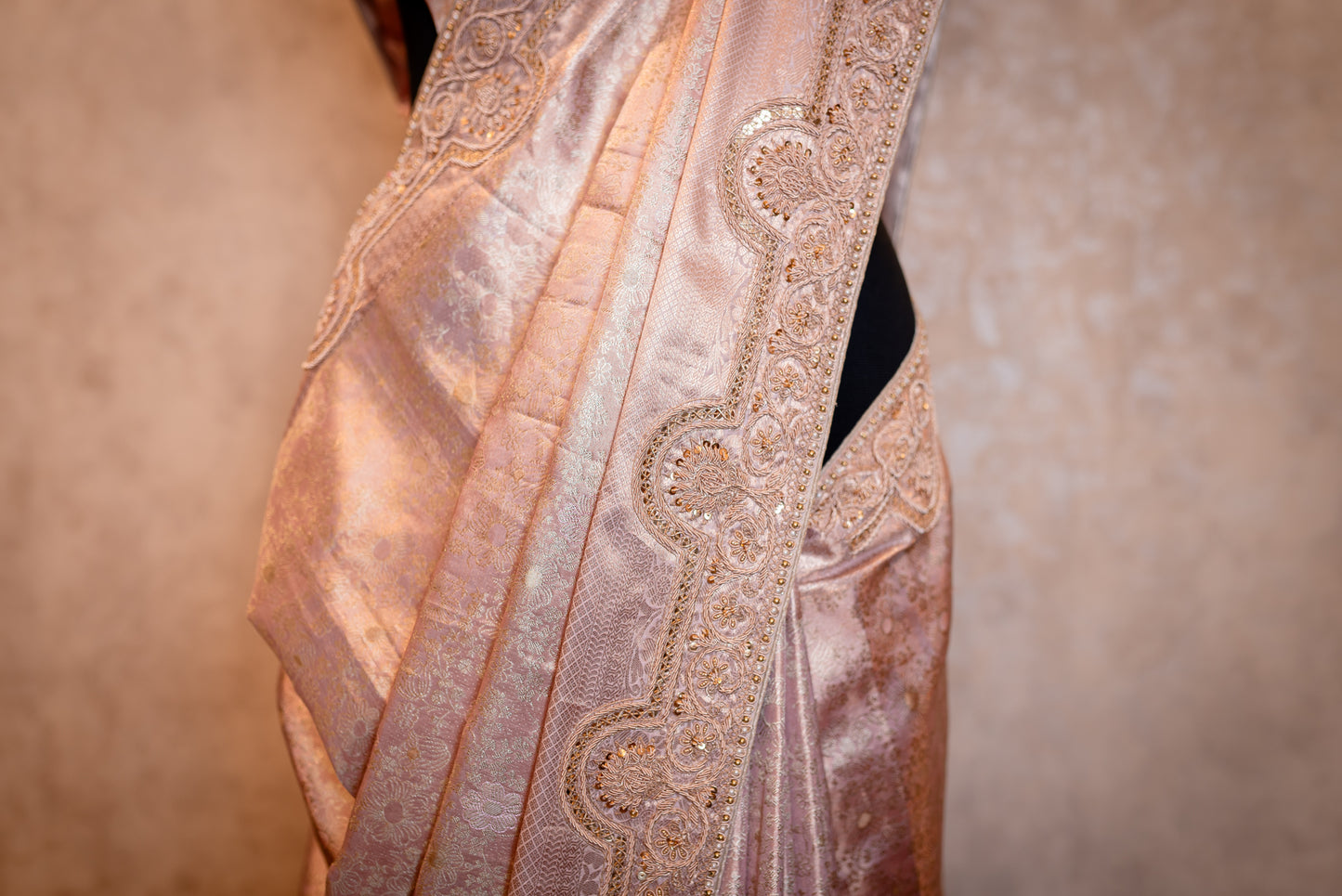 AN ELEGANT EMBROIDERED BROCADE SAREE SS-938