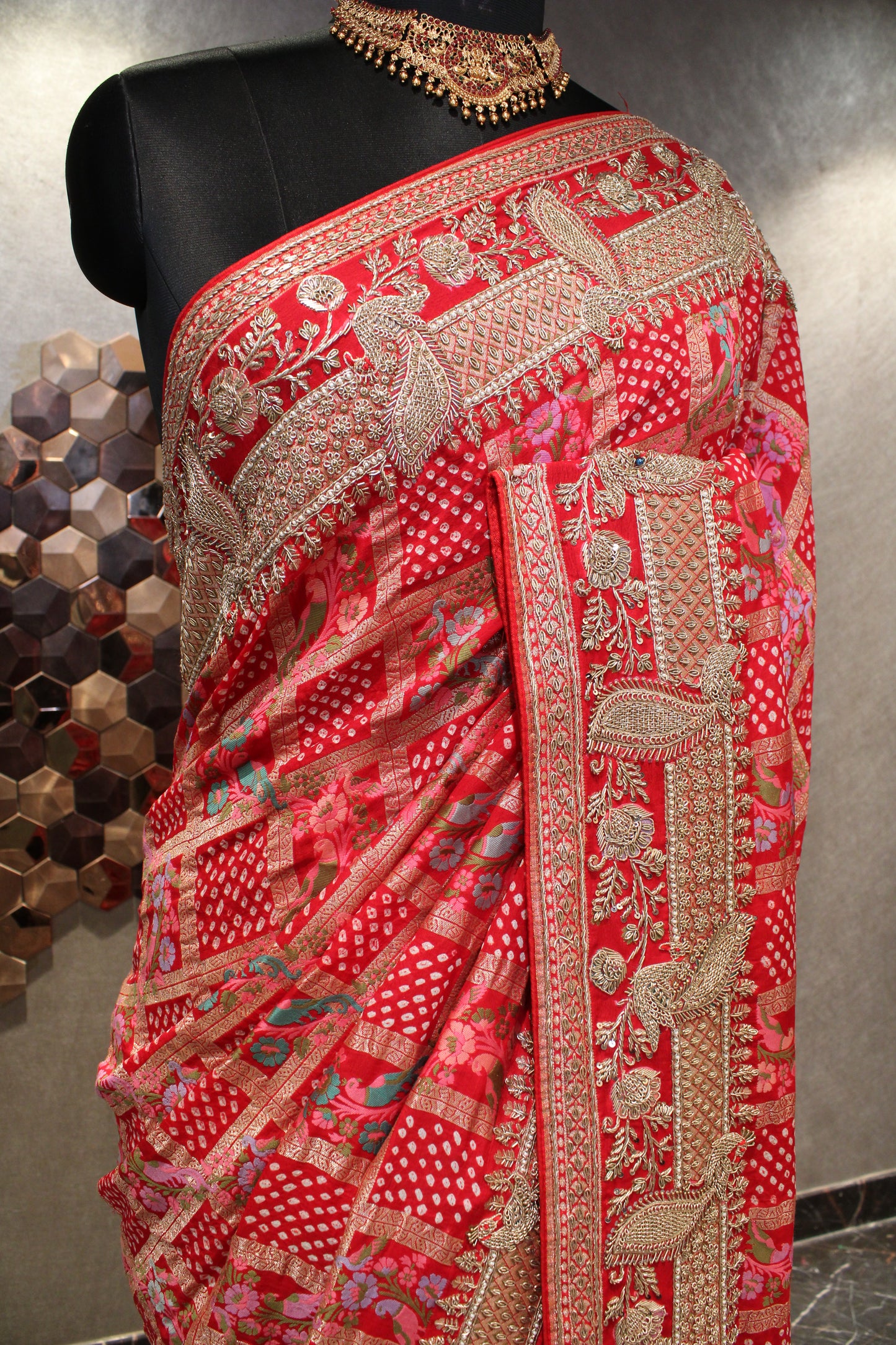 HANDCRAFTED RED ELEGANT BANDHANI SAREE