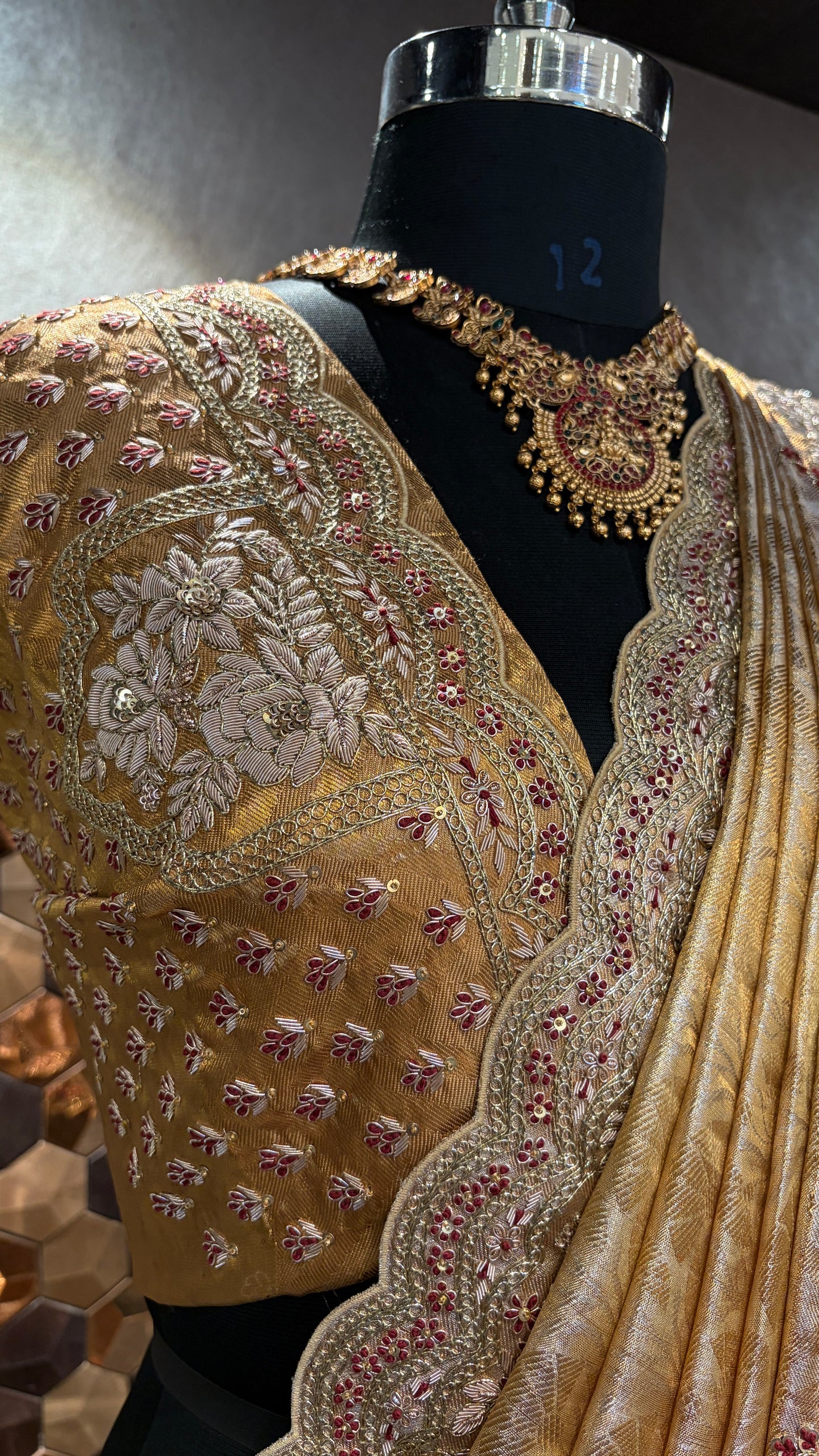 SVARNA-RAGA PATTU
