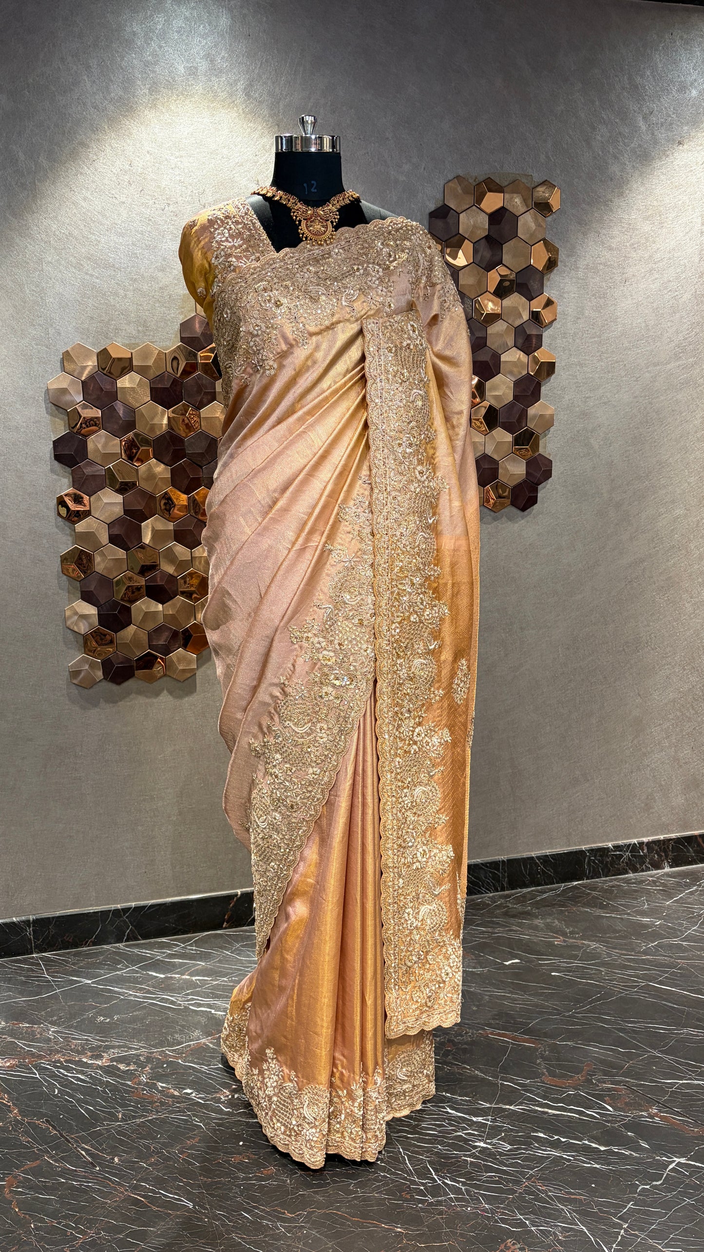 ARUNASOBHITA VASAH