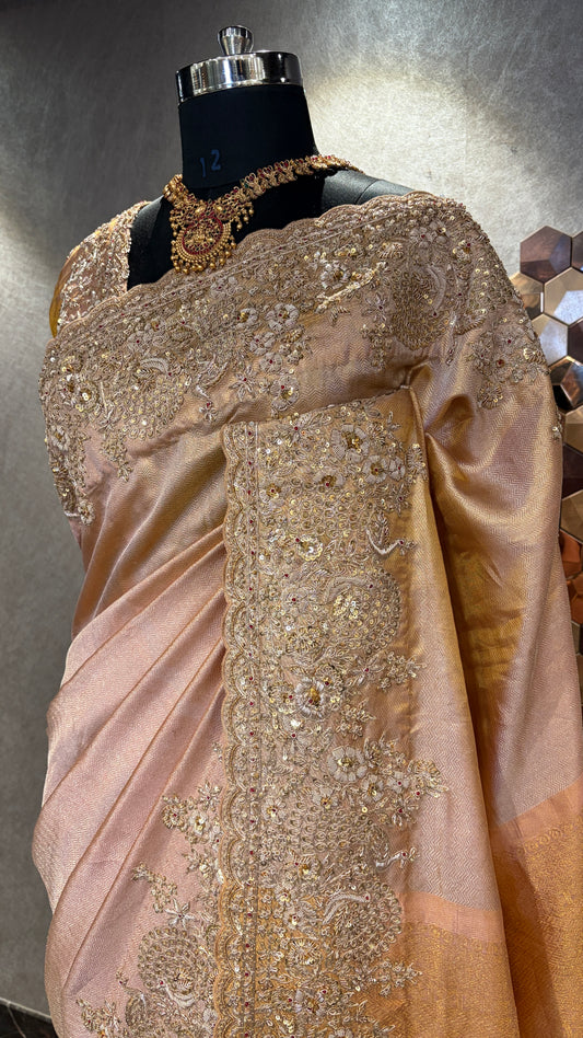 ARUNASOBHITA VASAH