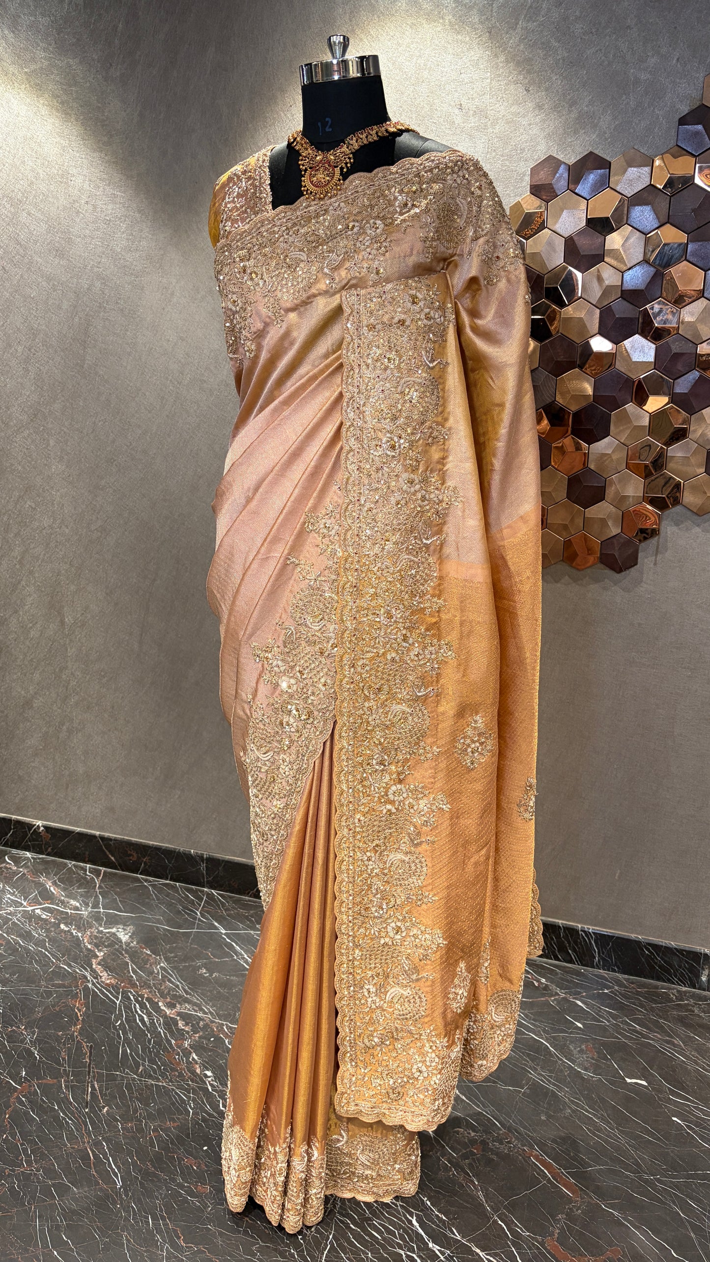 ARUNASOBHITA VASAH