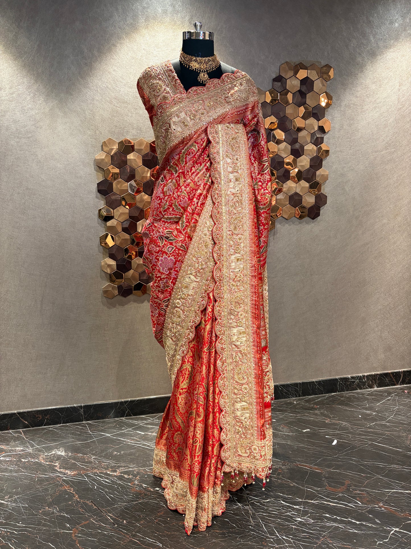 ARUNA KANAKA MAYE